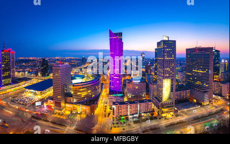 I moderni grattacieli a Varsavia down town, Polonia. Foto Stock