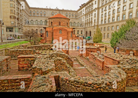 Resti della chiesa di San Giorgio Rotunda in Sofia city centre, Bulgaria. Foto Stock