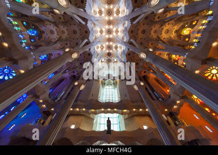 La Basílica i Temple Expiatori de la Sagrada Família è una grande incompiuta Chiesa Cattolica Romana di Barcellona. Foto Stock