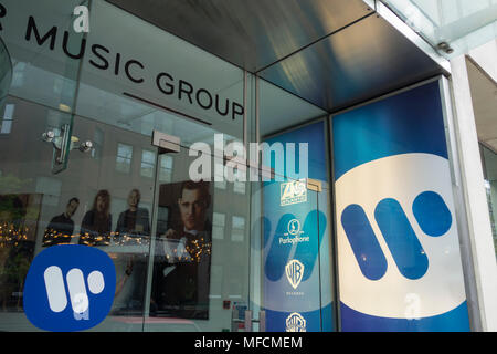 La Warner Music Group sede centrale nella Wrights Lane, Kensington, London, Regno Unito Foto Stock