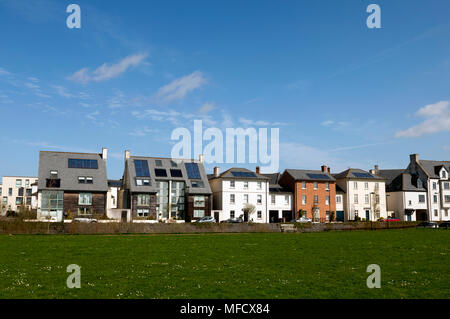 Alloggiamento visto dal paese di Upton Park, Upton, Northampton, Northamptonshire, England, Regno Unito Foto Stock