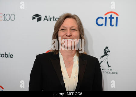 New York, Stati Uniti d'America. 24 apr, 2018. Cindy Holland assiste il 2018 100 Tempo di gala al Jazz al Lincoln Center il 24 aprile 2018 a New York City. Credito: Erik Pendzich/Alamy Live News Foto Stock