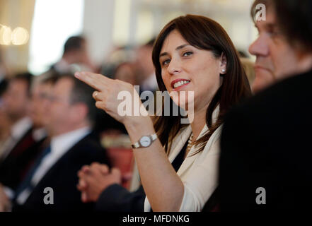 Il Castello di Praga, Repubblica Ceca. Xxv Aprile, 2018. Israeli Vice Ministro degli Affari Esteri Tzipi Hotovely assiste la marcatura degli eventi 70 anni dello Stato di Israele presso il Castello di Praga, Repubblica Ceca, mercoledì 25 aprile, 2018. Credito: Michaela Rihova/CTK foto/Alamy Live News Foto Stock