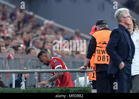 Monaco di Baviera, Germania. Xxv Aprile, 2018. Il 25 aprile 2018, Germania, Monaco di Baviera: Calcio, Champions League, knockout round, semi-finale prima gamba, Bayern Monaco vs Real Madrid. Credito: Matthias esitano di fronte/dpa/Alamy Live News Foto Stock