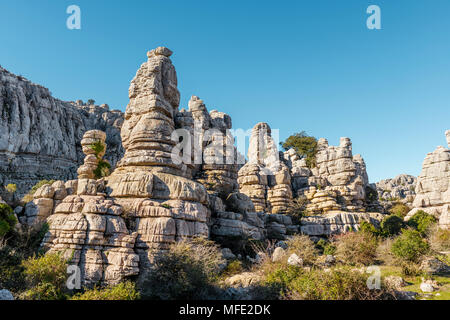 Le formazioni rocciose di calcare, El Torcal Riserva Naturale, Torcal de Antequera, provincia di Malaga, Andalusia, Spagna Foto Stock