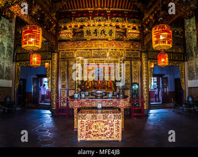 Altare, Leong San Tong Khoo Kongsi, Cinese Clan House, tempio, George Town, Penang, Malaysia Foto Stock