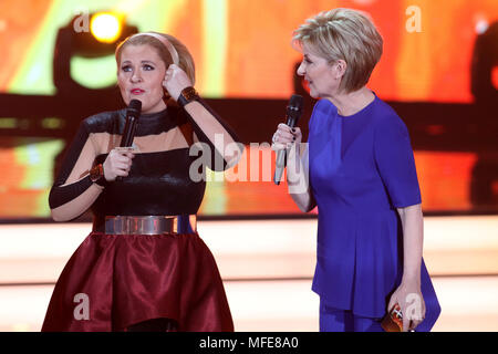 Willkommen bei Carmen Nebel, Hof, Aufzeichnung vom 24.03.2018 Con: Maite Kelly, Carmen Nebel dove: Hof, Germania Quando: 25 Mar 2018 Credit: Becher/WENN.com Foto Stock