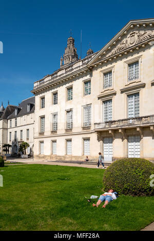 Nei giardini del Musée des Beaux-Arts de Tours, a Tours in Indre-et-Loire Foto Stock