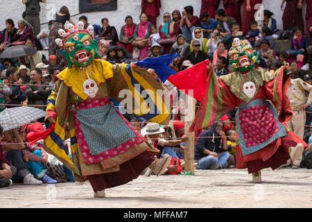 Ladakh, India - Luglio 4, 2017: Hemis Tsechu, un tantrico cerimonia buddista al monastero di Hemis, con maschera tantrico dancing/Cham danza eseguita dal monaco Foto Stock