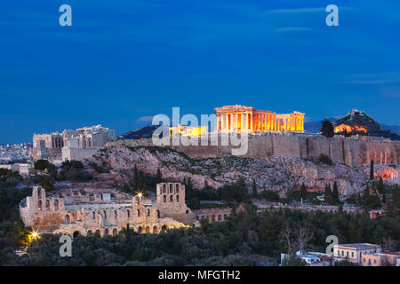 Acropolis Hill e il Partenone di Atene, Grecia Foto Stock