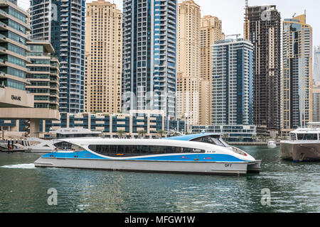 Il traghetto di Dubai in Marina di Dubai, UAE, Medio Oriente. Foto Stock