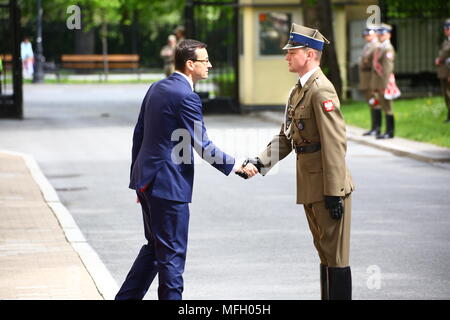 Varsavia, Polonia. Xxv Aprile, 2018. Primo ministro slovacco Peter pellegrini arrivati per la visita ufficiale al Primo Ministro polacco Mateusz Morawiecki a Varsavia. Credito: Jakob Ratz/Pacific Press/Alamy Live News Foto Stock