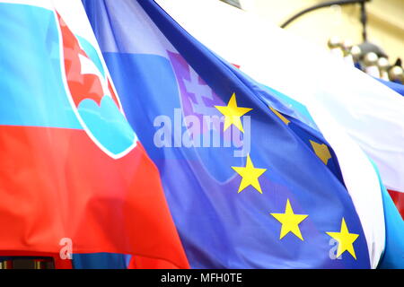 Varsavia, Polonia. Xxv Aprile, 2018. Primo ministro slovacco Peter pellegrini arrivati per la visita ufficiale al Primo Ministro polacco Mateusz Morawiecki a Varsavia. Credito: Jakob Ratz/Pacific Press/Alamy Live News Foto Stock