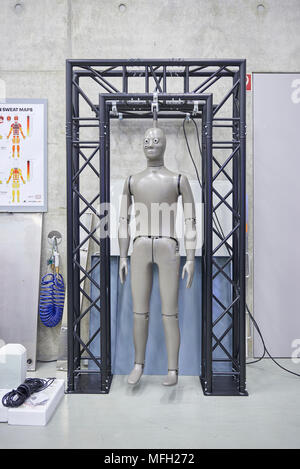 Newton,un uomo-come robot che è in grado di simulare il corpo umano reazioni e può persino il sudore Foto Stock