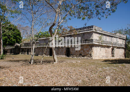 Una notevole struttura a maya sito archeologico Foto Stock