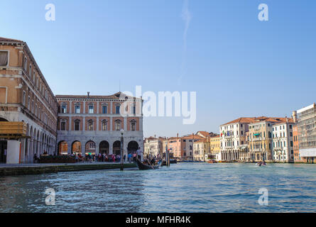 Grand Canal, un canale di Venezia, Italia. La città nella sua interezza è elencato come Sito del Patrimonio Mondiale, insieme con la sua laguna. Foto Stock