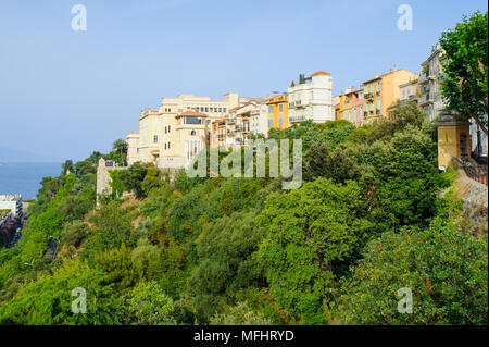 La bella architettura di Monaco e vicino a Palazzo del Principe di Monaco. Principato di Monaco è il secondo più piccolo e più densamente popolato coun Foto Stock
