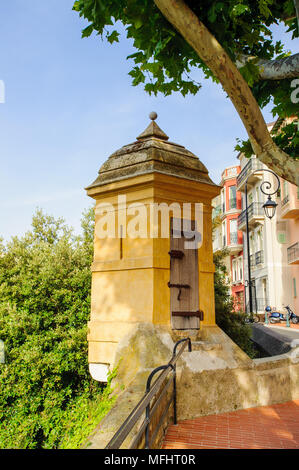 La bella architettura di Monaco e vicino a Palazzo del Principe di Monaco. Principato di Monaco è il secondo più piccolo e più densamente popolato coun Foto Stock