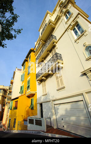 La bella architettura di Monaco e vicino a Palazzo del Principe di Monaco. Principato di Monaco è il secondo più piccolo e più densamente popolato coun Foto Stock