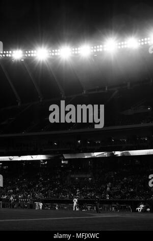 Kansas City, MO, Stati Uniti d'America. Xxv Aprile, 2018. Jason Hammel #39 dei Kansas City Royals lascia la partita contro il Milwaukee Brewers presso Kauffman Stadium di Kansas City, MO. Kyle Rivas/Cal Sport Media/Alamy Live News Foto Stock