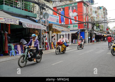 Soai quello dei Kinh tessuto Lam Mercato, Chinatown business, Ho Chi Minh City;; Saigon Vietnam; Foto Stock