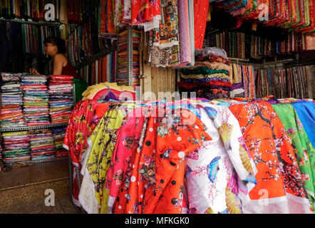 Soai quello dei Kinh tessuto Lam Mercato, Chinatown business, Ho Chi Minh City;; Saigon Vietnam; Foto Stock