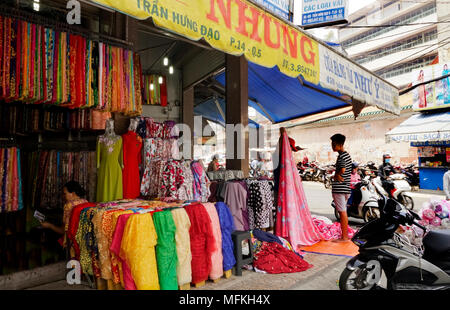 Soai quello dei Kinh tessuto Lam Mercato, Chinatown business, Ho Chi Minh City;; Saigon Vietnam; Foto Stock