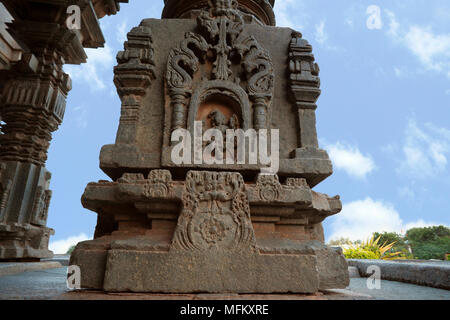 Mahadeva tempio, Itgi, nello stato di Karnataka, India pilastro dettagli al piedistallo Foto Stock