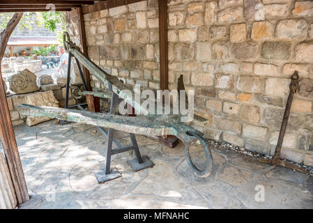 Antico e il Bronzo antico ancoraggio sul Castello di San Pietro o il Castello di Bodrum, Turchia. Foto Stock
