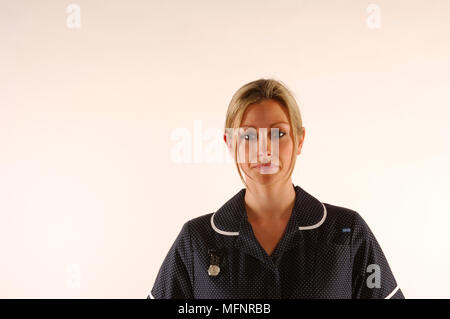 Il personale infermiere Ref: CRB425 10046 099 Credito obbligatoria: Synercomm/Photoshot Foto Stock