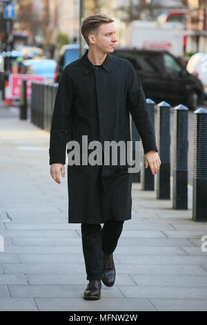 Il cantante George Ezra arrivando alla BBC Radio One studios di eseguire sul Live Lounge - Londra dotata: George Esdra dove: Londra, Regno Unito quando: 26 Mar 2018 Credit: WENN.com Foto Stock