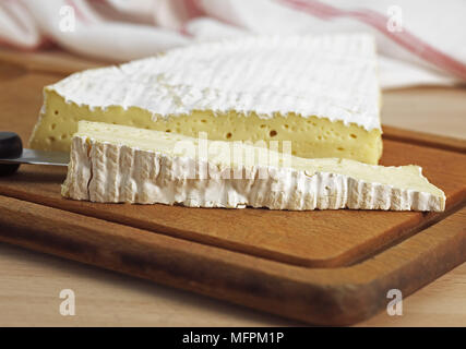 Brie de Meaux, un francese di formaggio di latte di vacca Foto Stock