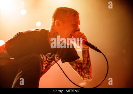 Paesi Bassi, Tilburg - Aprile 20, 2018. La American metalcore band convergono esegue un concerto dal vivo durante il Dutch music festival Roadburn Festival 2018 a Tilburg. Qui la cantante Jacob Bannon è visto dal vivo sul palco. (Photo credit: Gonzales foto - Pietro Troest). Foto Stock