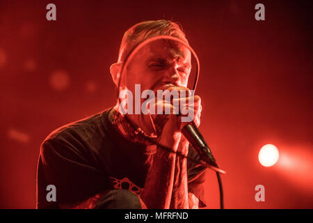 Paesi Bassi, Tilburg - Aprile 20, 2018. La American metalcore band convergono esegue un concerto dal vivo durante il Dutch music festival Roadburn Festival 2018 a Tilburg. Qui la cantante Jacob Bannon è visto dal vivo sul palco. (Photo credit: Gonzales foto - Pietro Troest). Foto Stock