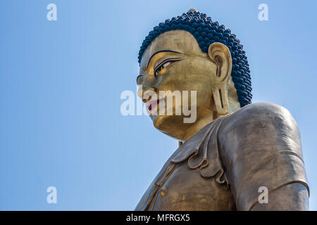 Bhuddha Dordenma, Thimphu Bhutan - Buddha Dordenma è ad altezza 51,5 metri ed è realizzato in bronzo e dorati in oro. Foto Stock
