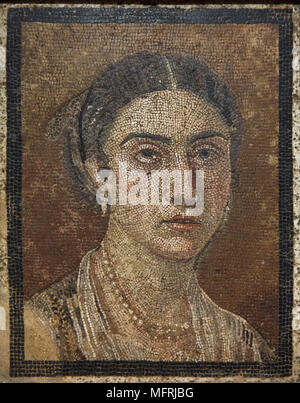 Donna pompeiano raffigurati in mosaico romano da Pompei, ora esposti nel Museo Archeologico Nazionale (Museo Archeologico Nazionale di Napoli) in Napoli, campania, Italy. Foto Stock