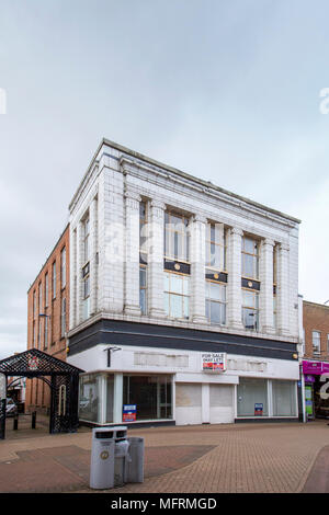 Vuoto proprietà al dettaglio per consentire o per la vendita in High Street Rhyl Denbighshire Wales UK Foto Stock