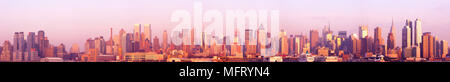 Super alta risoluzione cucito panorama di midtown e uptown di Manhattan, New York City, NY, STATI UNITI D'AMERICA Foto Stock