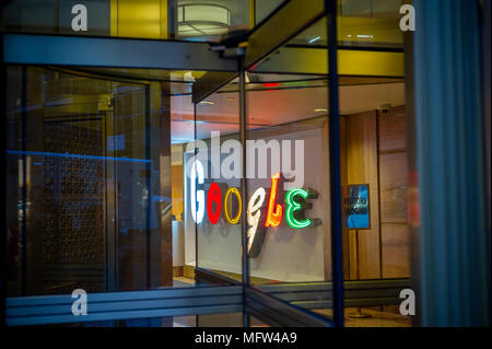 L'ingresso visitatori a Google presso la sede centrale nel quartiere di Chelsea di New York martedì, 24 aprile 2018. (© Richard B. Levine) Foto Stock