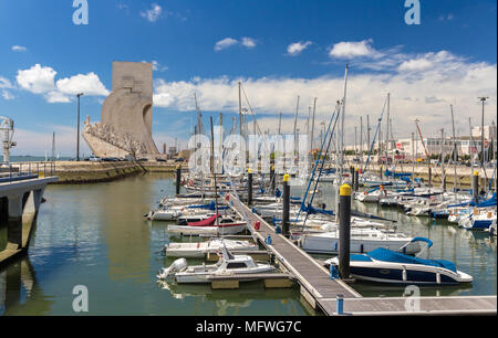 Vista del Monumento delle Scoperte a Lisbona, Portogallo Foto Stock