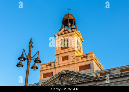 L'orologio della Real Casa de Correos a Madrid Foto Stock