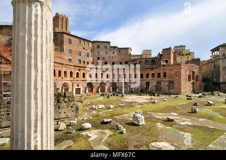 Mercati di Traiano, un sito Patrimonio Mondiale dell'Unesco, nei pressi del Foro Romano. Roma, Italia Foto Stock