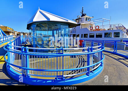 North Shields attracco con gli scudi ferry Foto Stock