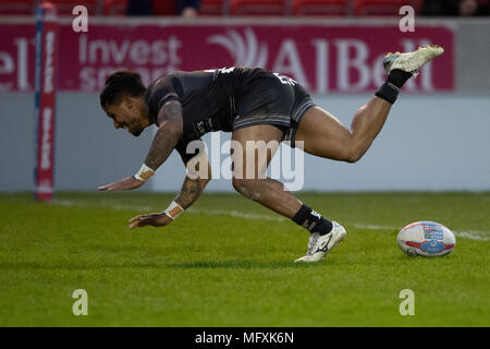 Manchester, Regno Unito. Sant Helens del Ben Barba punteggi a provare il 26 aprile 2018 , AJ Bell Stadium, Manchester, Inghilterra; Betfred Super League Rugby, Round 13, Salford Red Devils v St Helens ; credito: News immagini /Alamy Live News Foto Stock