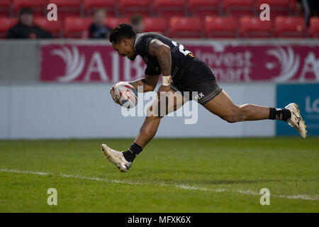 Manchester, Regno Unito. Sant Helens del Ben Barba punteggi a provare il 26 aprile 2018 , AJ Bell Stadium, Manchester, Inghilterra; Betfred Super League Rugby, Round 13, Salford Red Devils v St Helens ; credito: News immagini /Alamy Live News Foto Stock