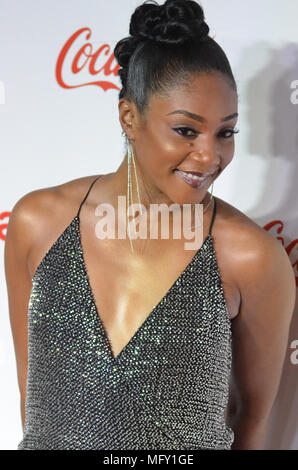 Tiffany Haddish passeggiate il tappeto rosso prima di ricevere la stella femmina del Premio di domani l'ultima notte di CinemaCon 2018 all'interno del Caesars Palace a Las Vegas NV. Foto Stock