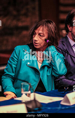 Roma, Italia. 26 apr, 2018. Presentazione e Conferenza Stampa del Concertone 1° Maggio di p.zza S: Giovanni a Viale Mazzini sede RAI di Roma/Gianna Nannini@danielafranceschelliPH/PacificPressAgency conferenza stampa del concertone del 1 maggio di piazza San Giovanni eseguita nella sede Rai di Viale Mazzini. Credito: Daniela Franceschelli/Pacific Press/Alamy Live News Foto Stock