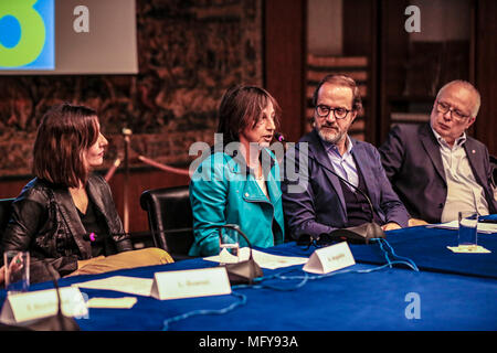 L'Italia. 26 apr, 2018. Presentazione e Conferenza Stampa del Concertone 1° Maggio di p.zza S: Giovanni a Viale Mazzini sede RAI di Roma/Gianna Nannini@danielafranceschelliPH/PacificPressAgency conferenza stampa del concertone del 1 maggio di piazza San Giovanni eseguita nella sede Rai di Viale Mazzini. Credito: Daniela Franceschelli/Pacific Press/Alamy Live News Foto Stock