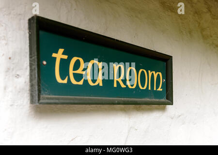 Sala da tè nel villaggio di Bunratty (fine del fiume Raite) è un autentico piccolo villaggio nella contea di Clare, Irlanda Foto Stock