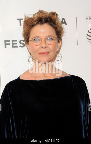 NEW YORK, NY - 21 aprile: attrice Annette Bening assiste la premiere di 'The Seagull' durante il 2018 Tribeca Film Festival a BMCC Tribeca PAC sul Apr Foto Stock